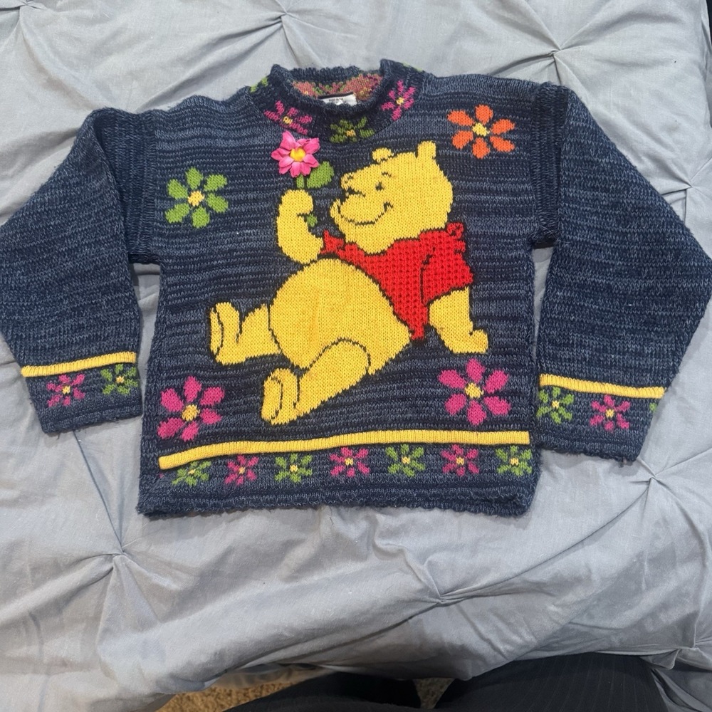Winnie Pooh Disney Knit Sweater Size 4 Small Rare VTG 1990s Flower‎ Disney